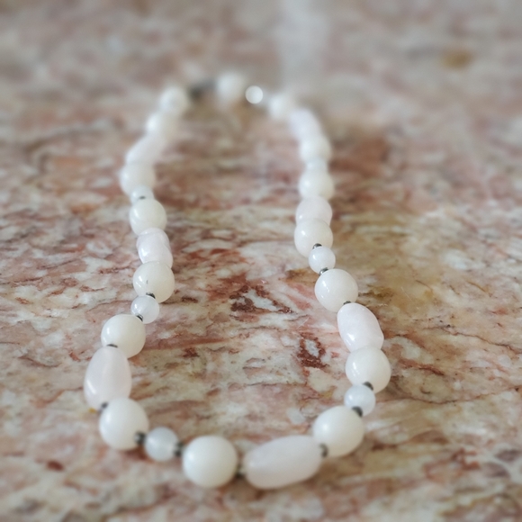 Vintage Single Strand Pink Lucite Necklace - Picture 1 of 4